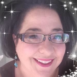 Meet your Posher, Lara